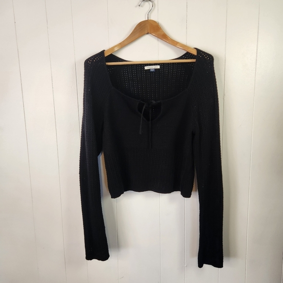 American Eagle Black Crochet Long Bell Sleeve Cropped Sweater Size XL Boho Y2k - Picture 3 of 10